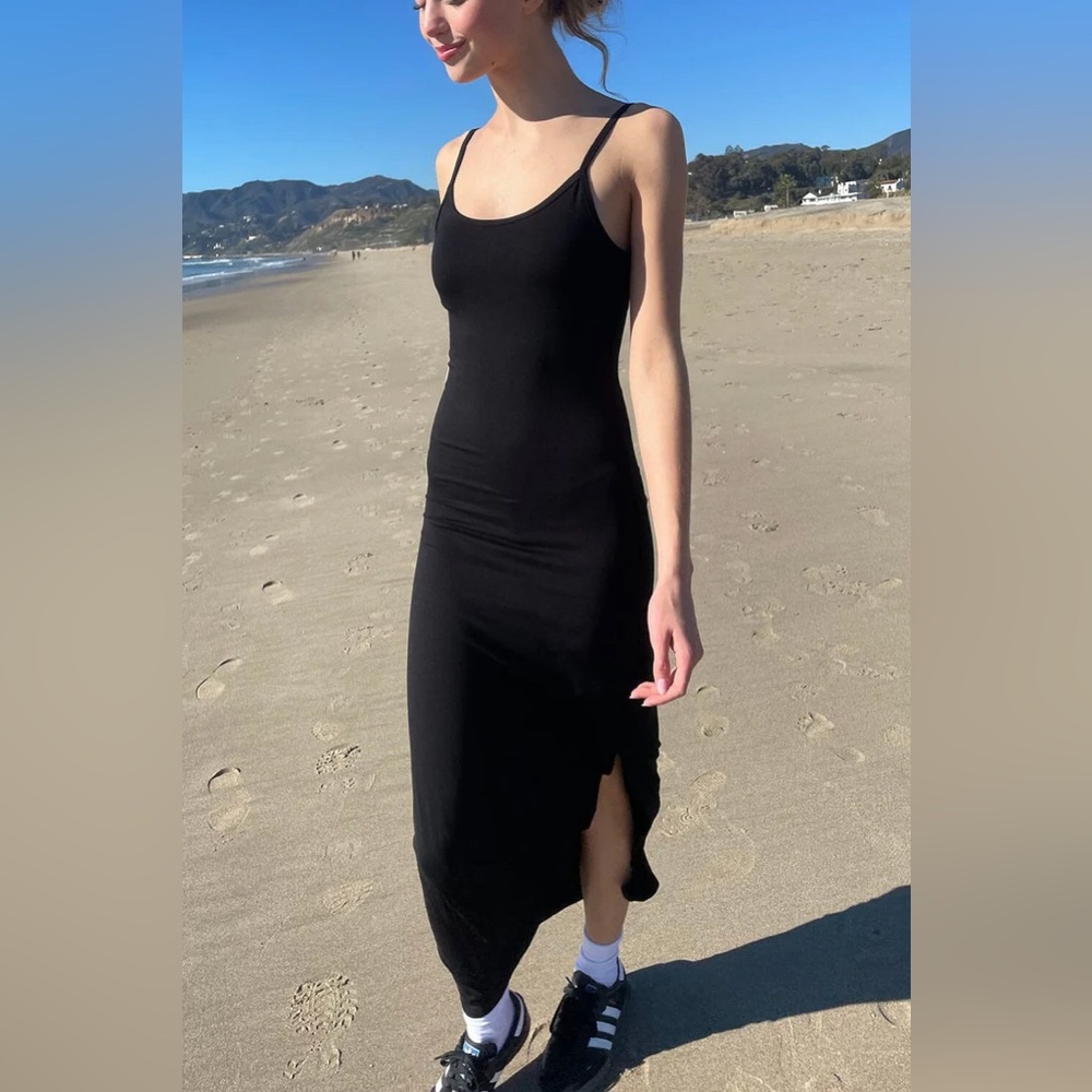 Never worn brandy Melville Daniela dress